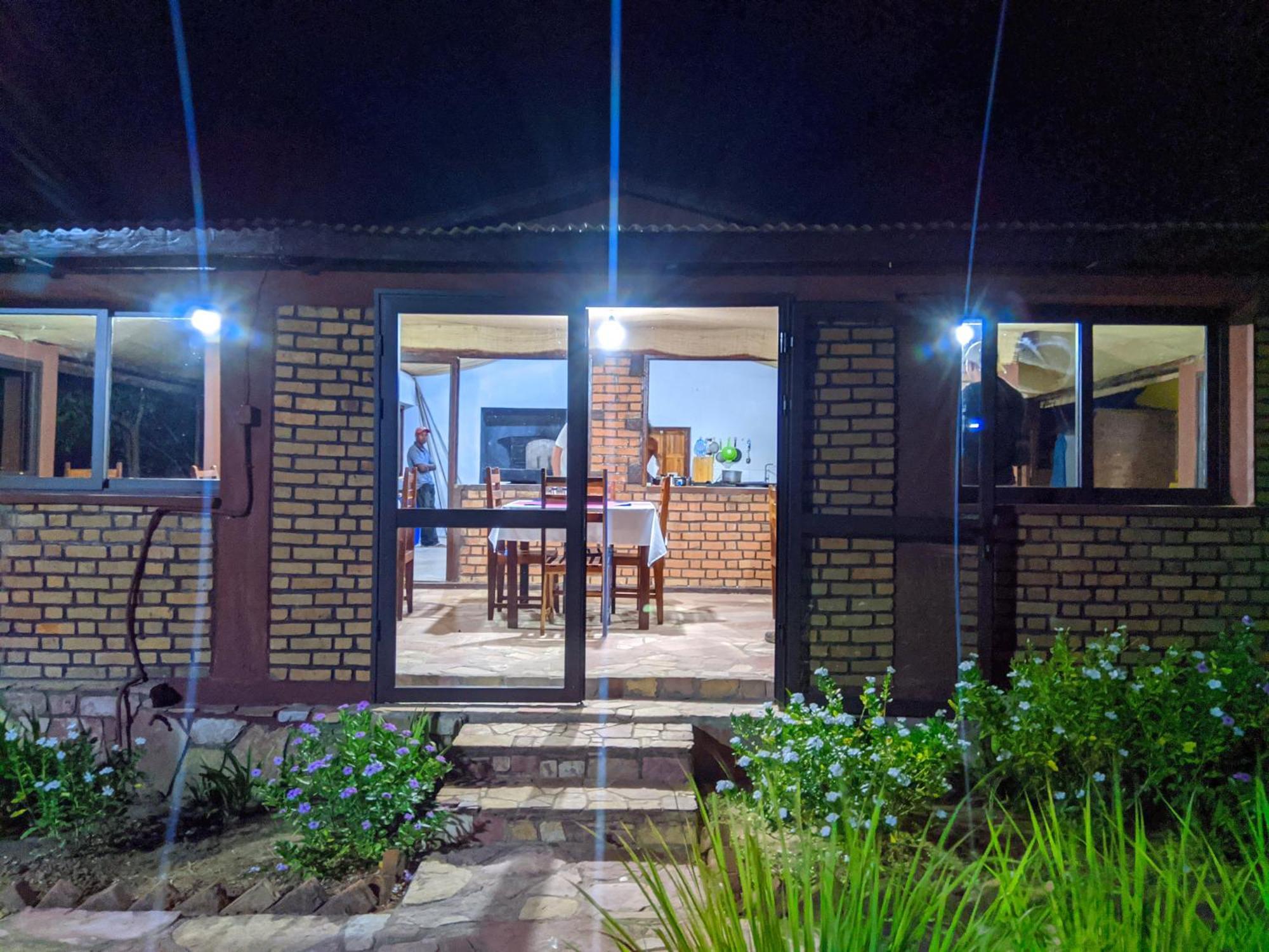Chambre D'Hote Ristorante Pizzeria Liberta Ranohira 外观 照片