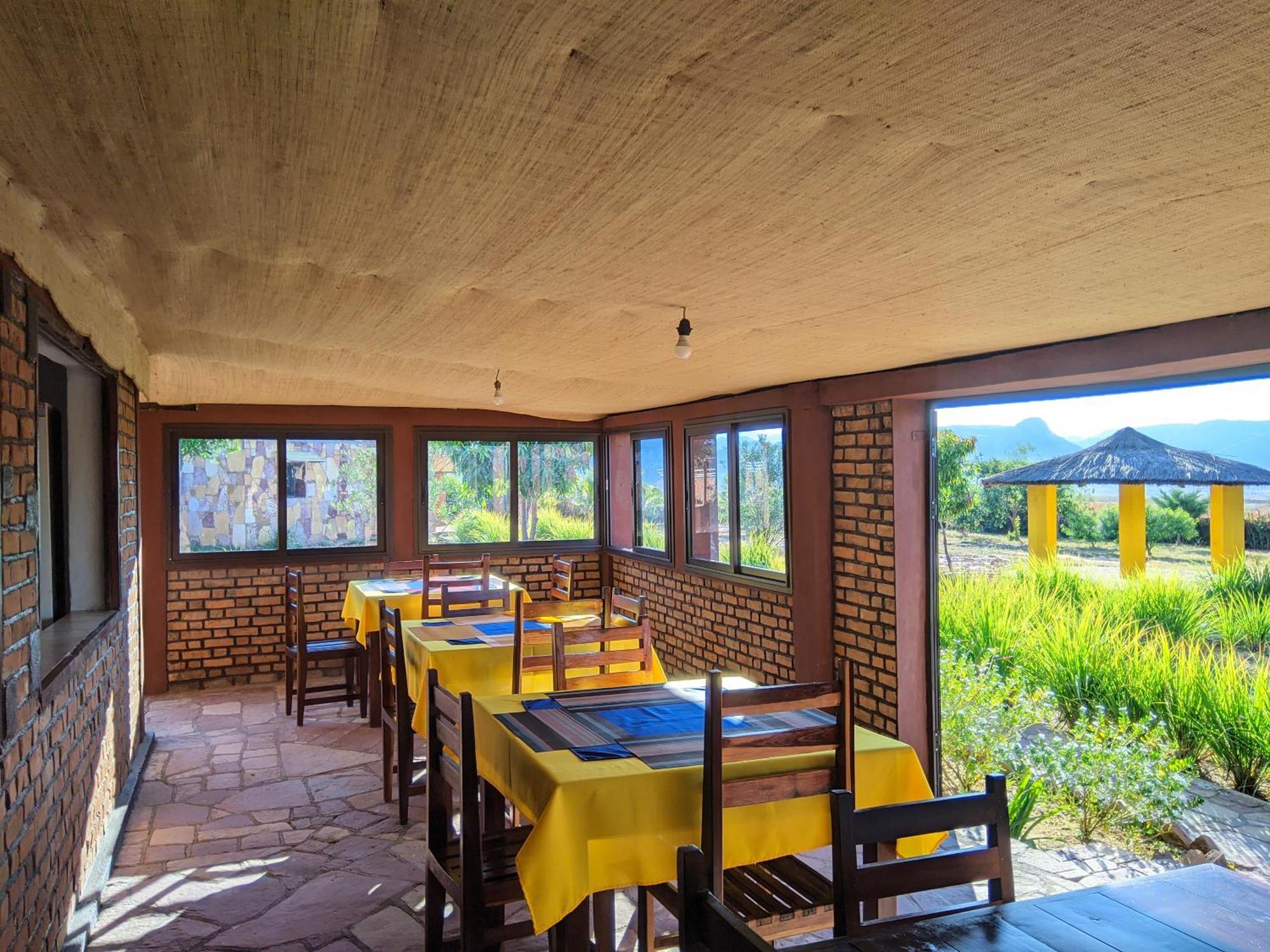 Chambre D'Hote Ristorante Pizzeria Liberta Ranohira 外观 照片